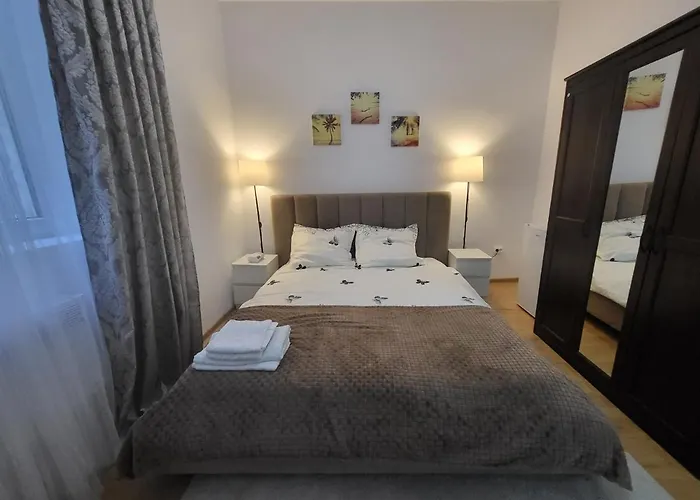 Carmen Housing Апартаменти *